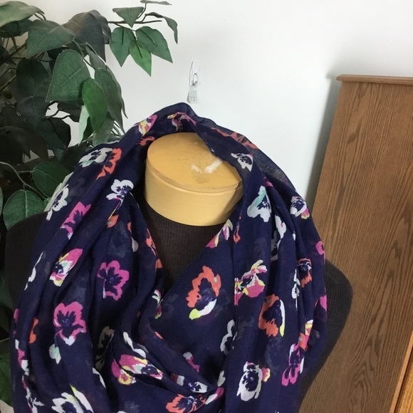 TARGET brand xfinity scarf blue floral - Picture 5 of 7